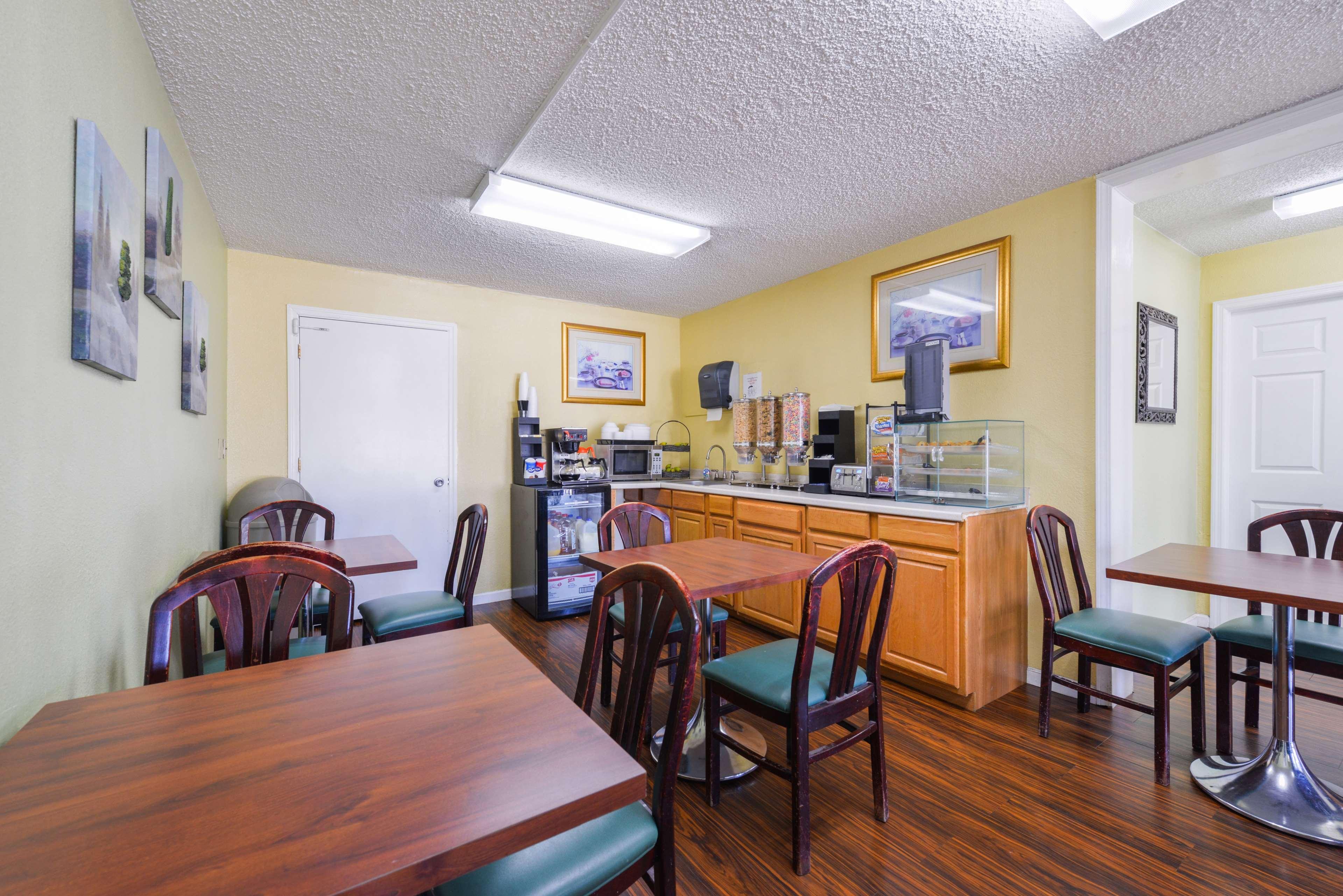 Americas Best Value Inn-Nashville/Airport South Kültér fotó